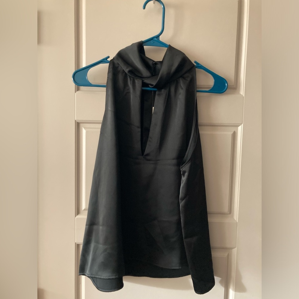 ZARA NWT SATIN KEYHOLE TOP